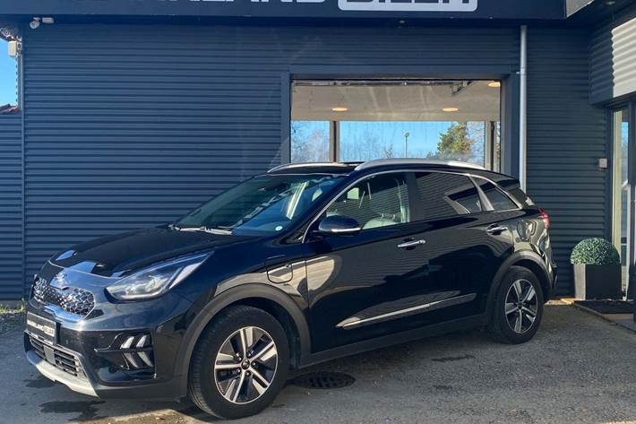 Sort Kia Niro fra 2020 set udefra