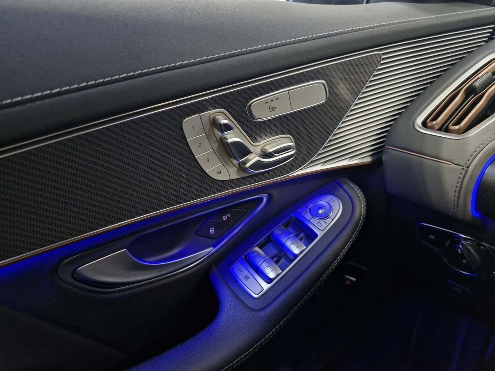 Sort Mercedes EQC400 fra 2020