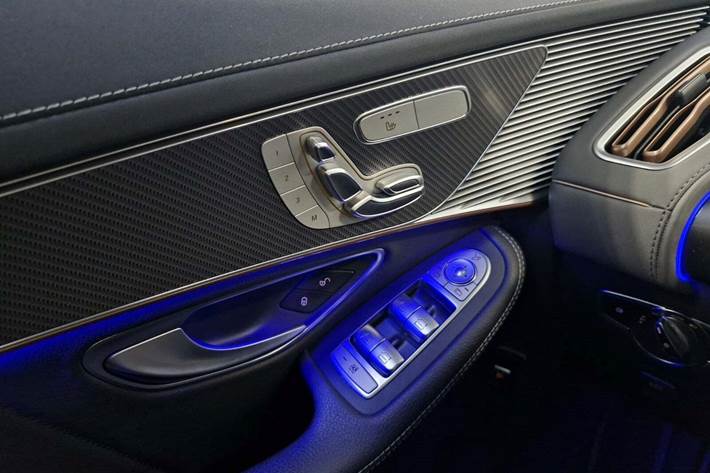 Sort Mercedes EQC400 fra 2020