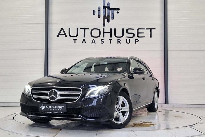Sort Mercedes E220 d fra 2016 set udefra