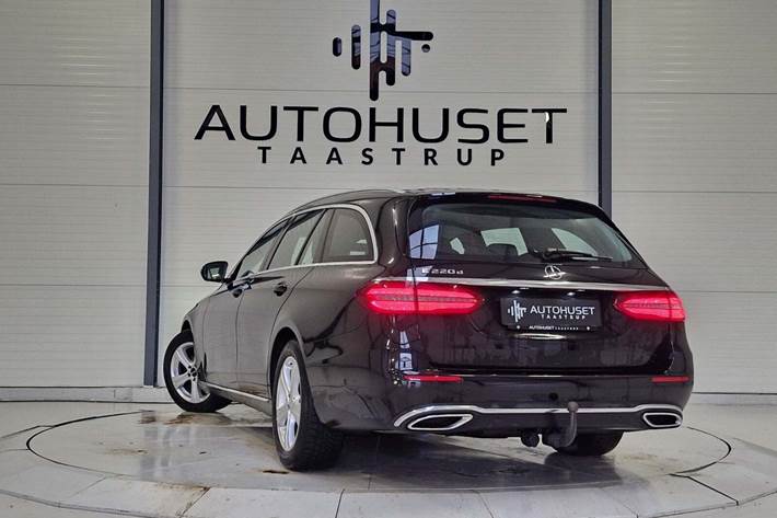Sort Mercedes E220 d fra 2016