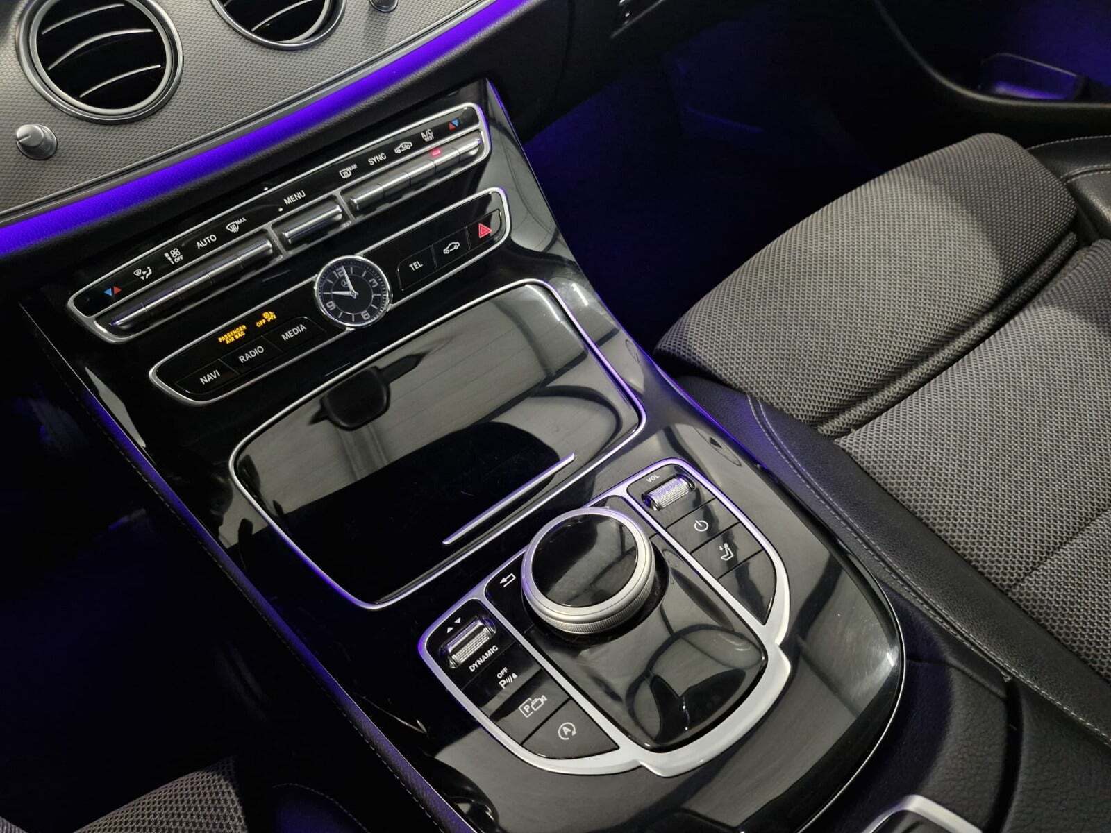 Sort Mercedes E220 d fra 2016