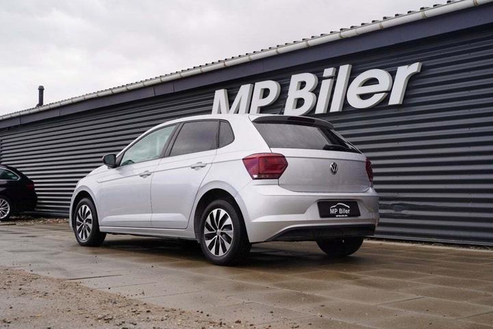 Sølv VW Polo fra 2019