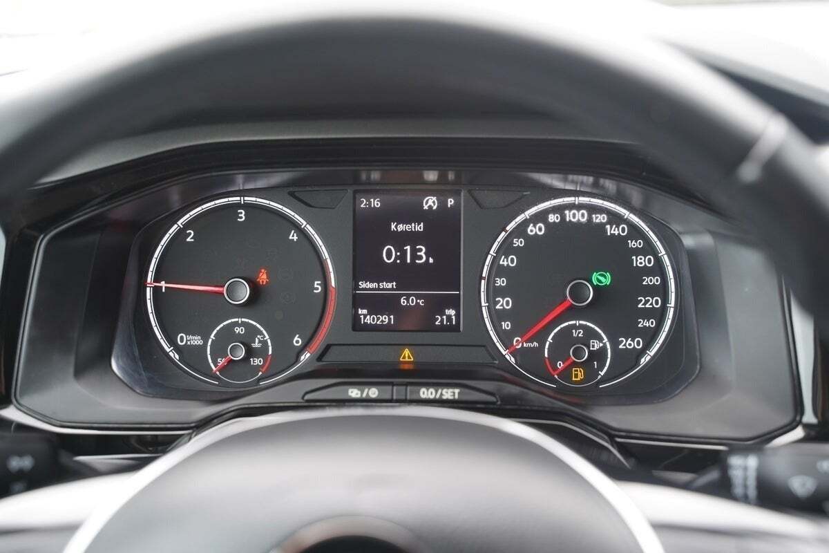 Sølv VW Polo fra 2019