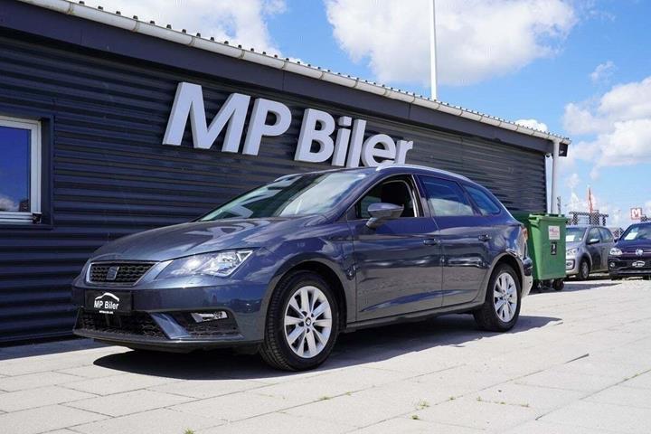 Sort Seat Leon fra 2019 set udefra