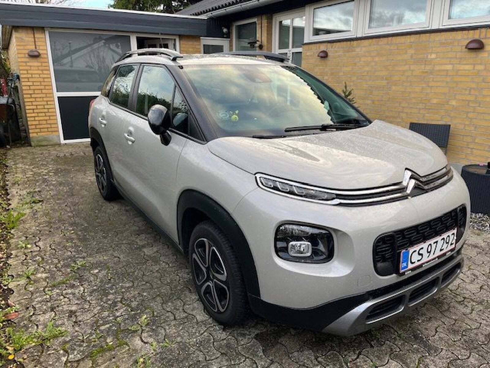 Beige Citroën C3 Aircross fra 2020 set udefra