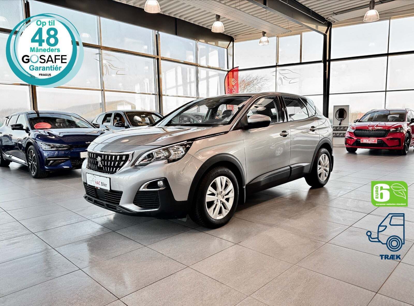 Grå Peugeot 3008 fra 2017 set udefra