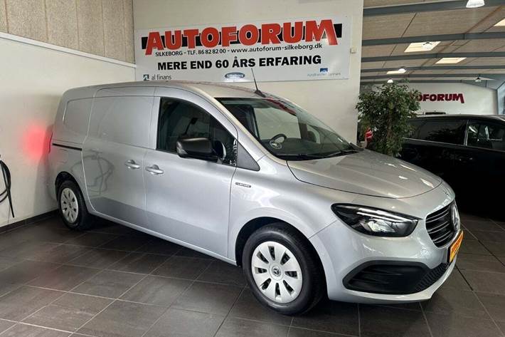 Sølv Mercedes eCitan fra 2023