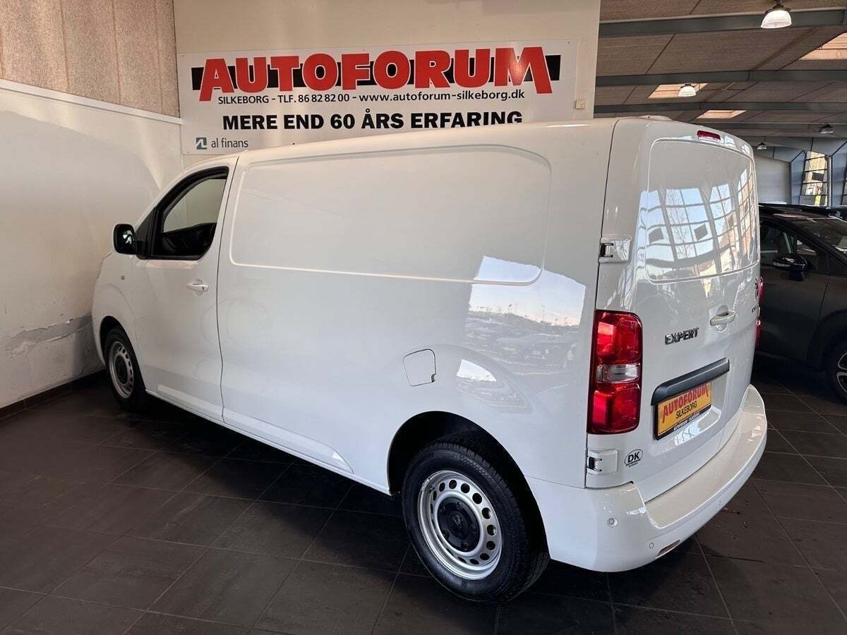 Hvid Peugeot Expert fra 2021
