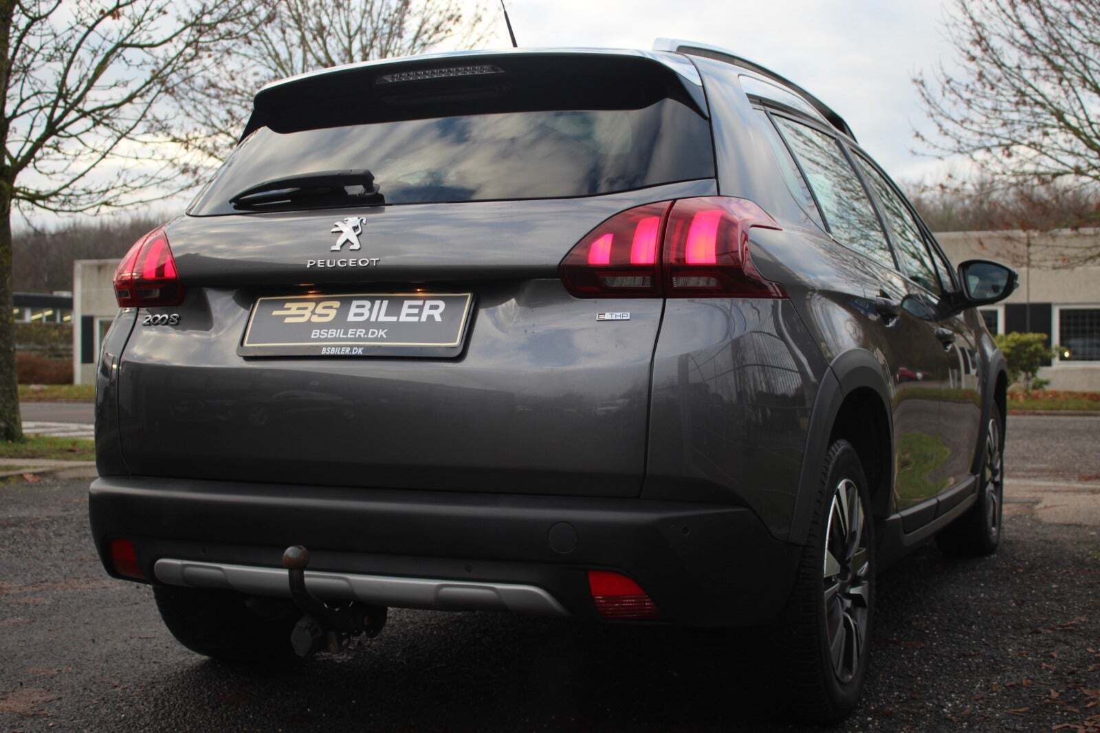 Peugeot 2008 1,2 e-THP 110 Allure Sky