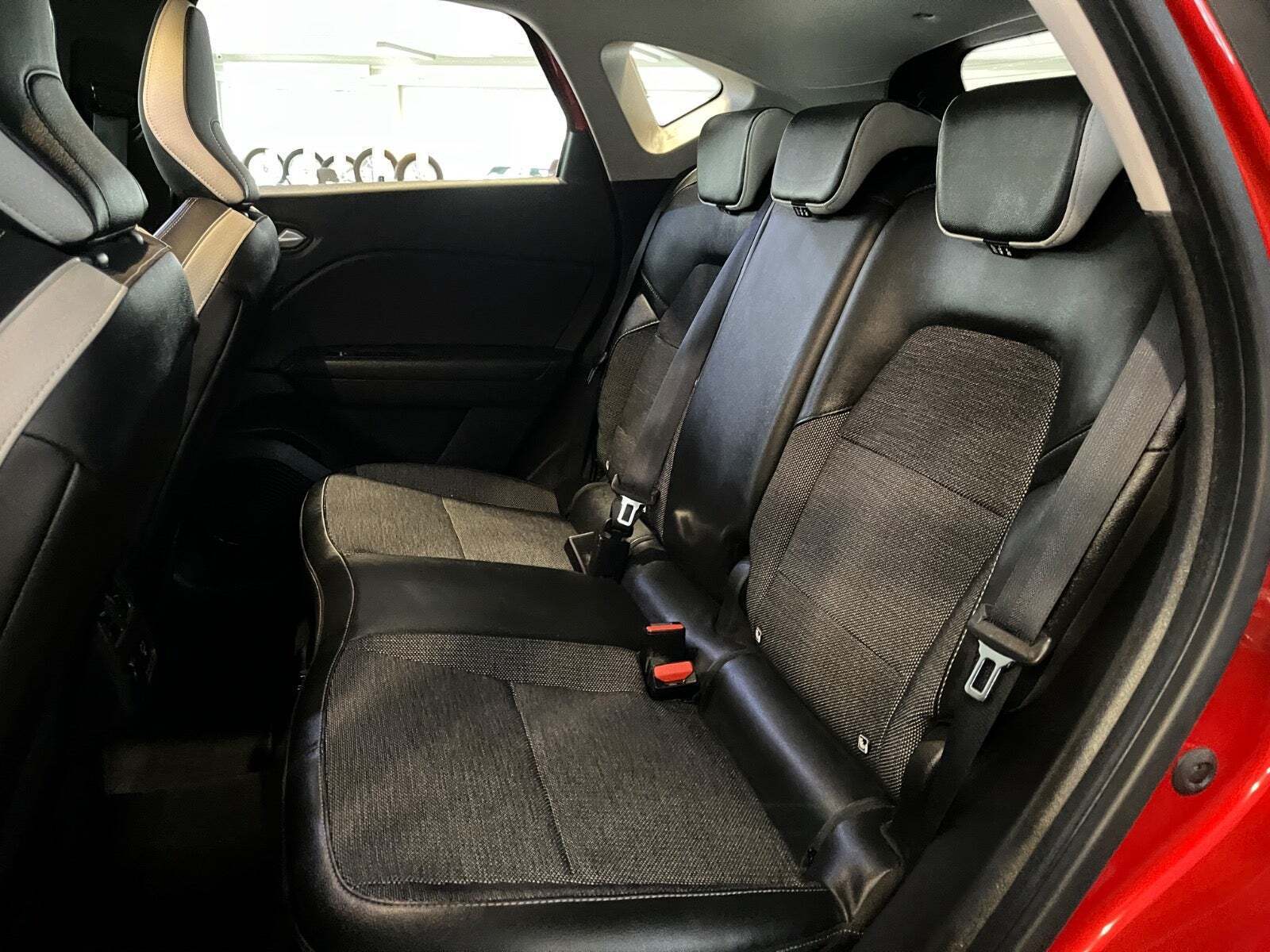 Rød Renault Captur fra 2021