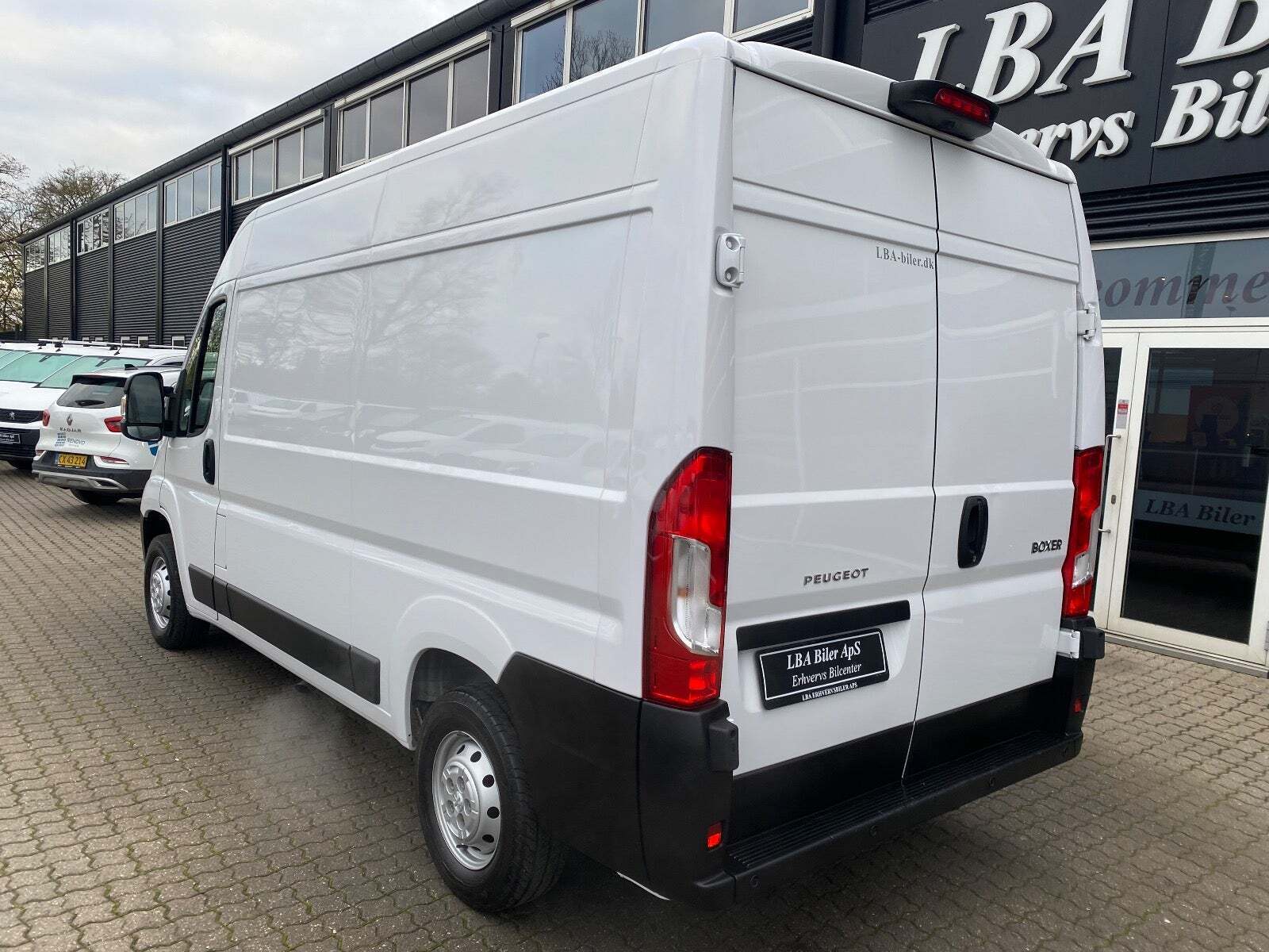 Peugeot Boxer 335 2,2 BlueHDi 140 L2H2 Premium