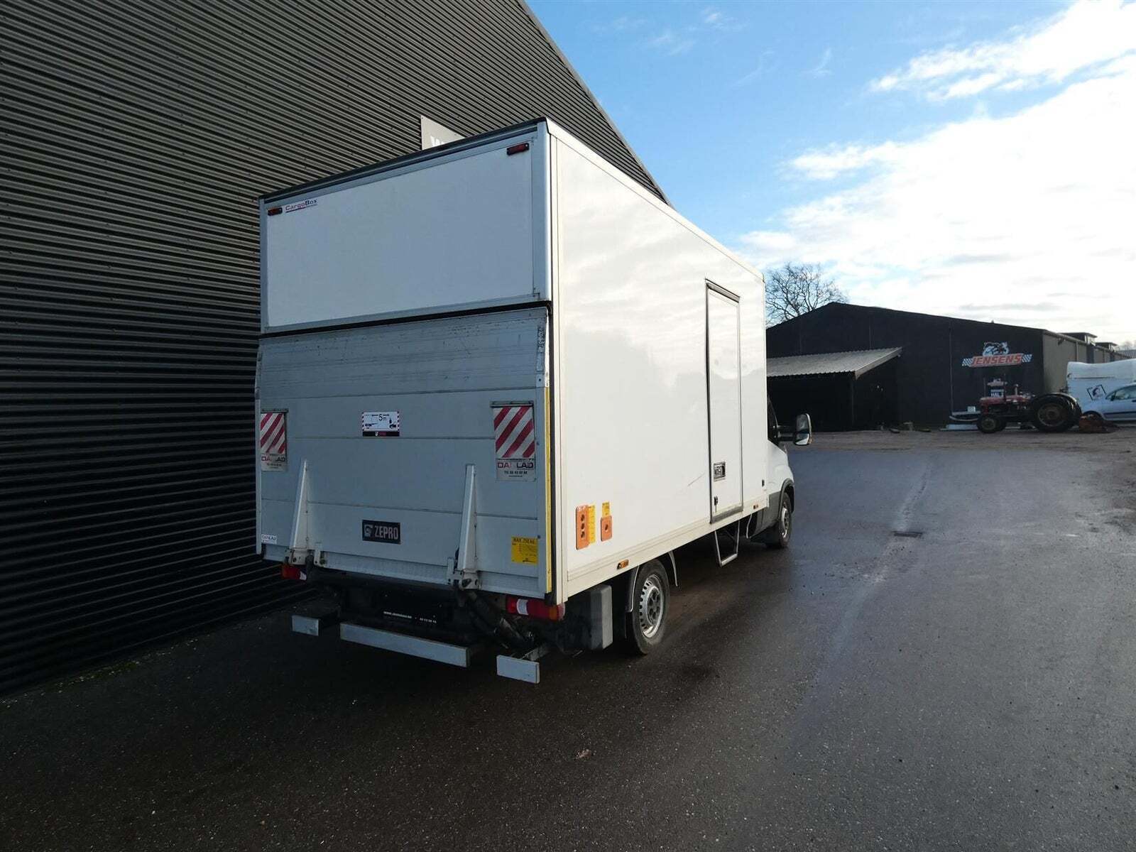 Iveco Daily 2,3 35S16 Alukasse m/lift AG8
