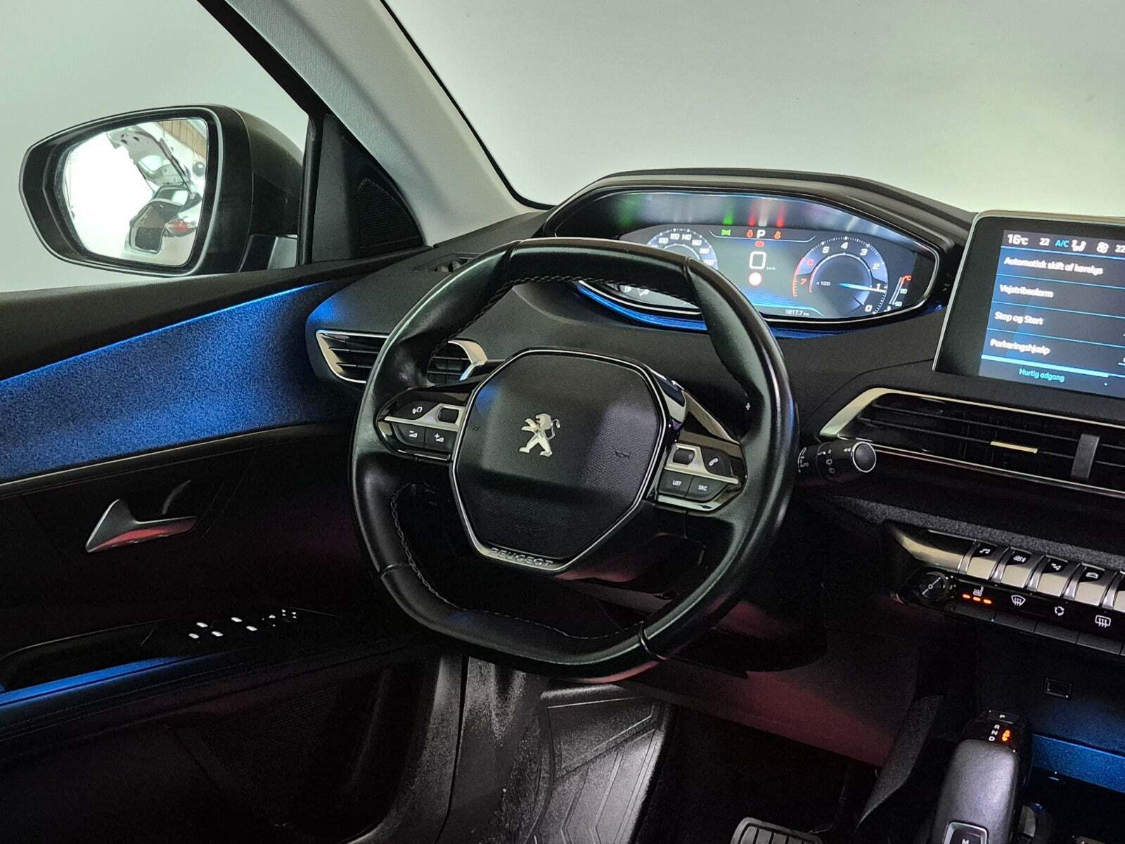 Grå Peugeot 3008 fra 2019