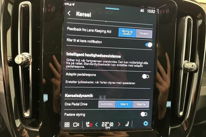 Grå Volvo EC40 fra 2024