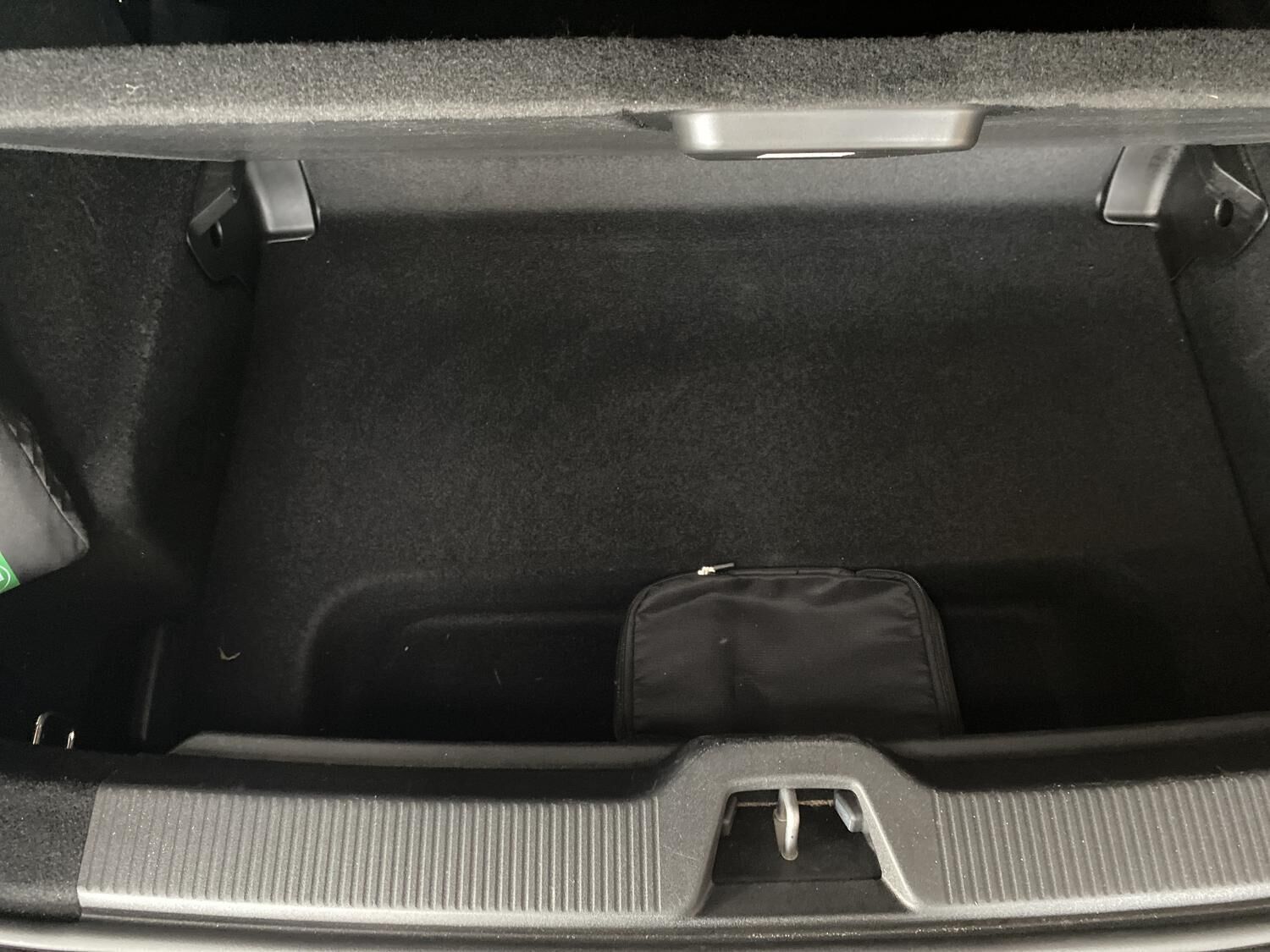 Grå Volvo EX30 fra 2024