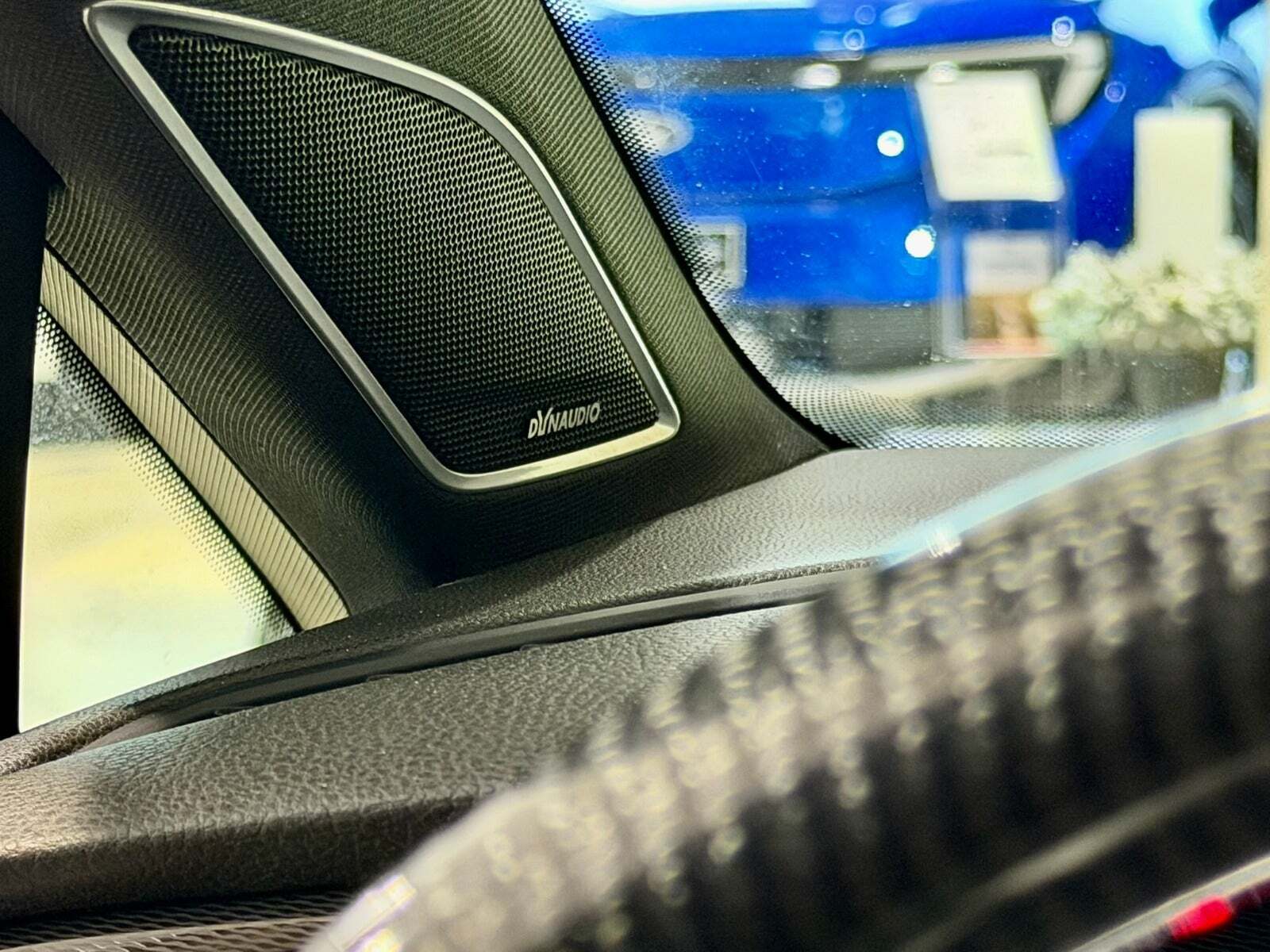 Grå VW Golf VII fra 2014