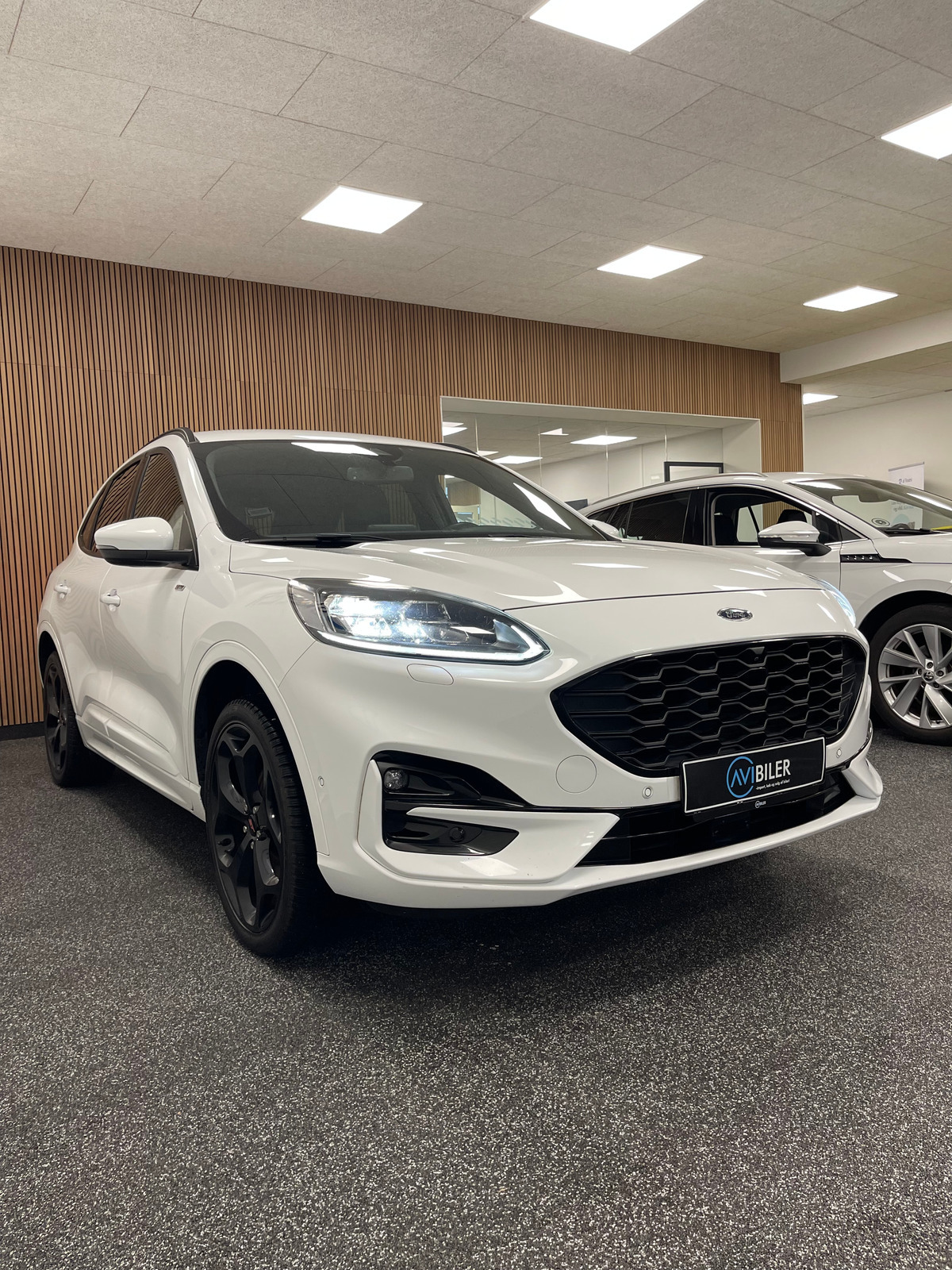 Ford Kuga 2,5 PHEV ST-Line X CVT