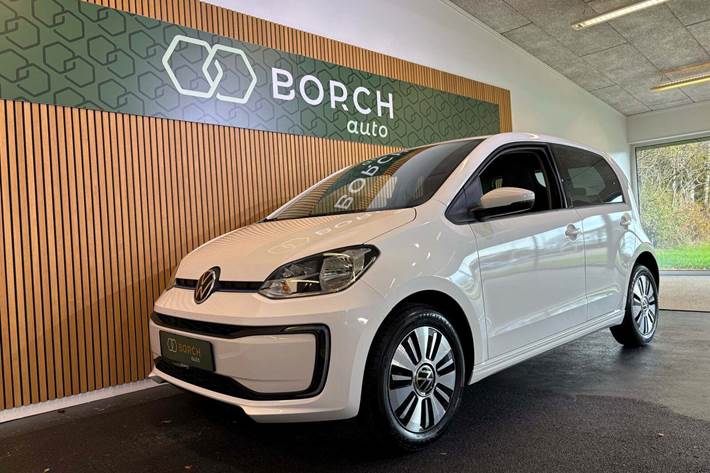Hvid VW E-UP! fra 2022 set udefra