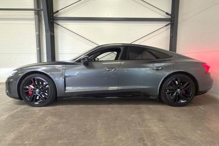 Sort Audi e-tron GT fra 2021