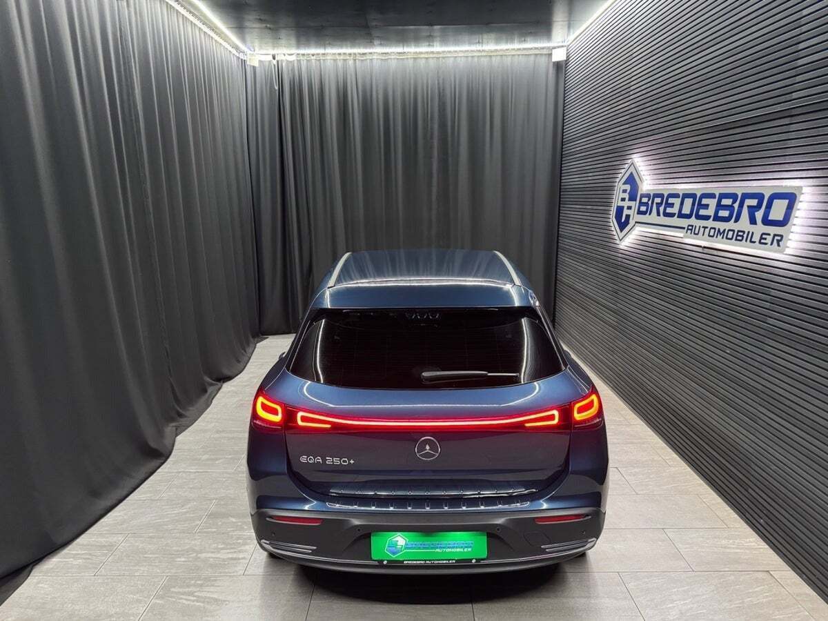 Mercedes EQA250+ Electric Art