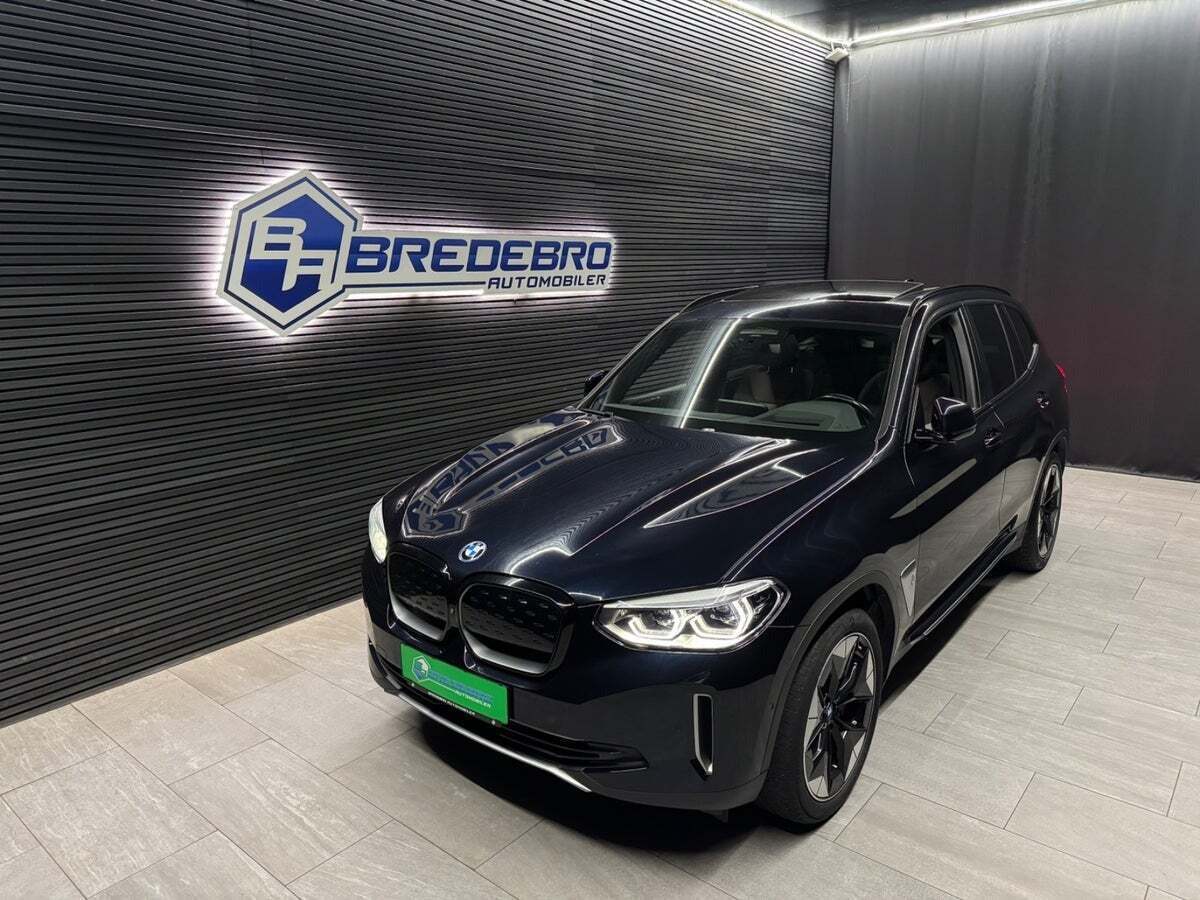 BMW iX3 Charged Plus