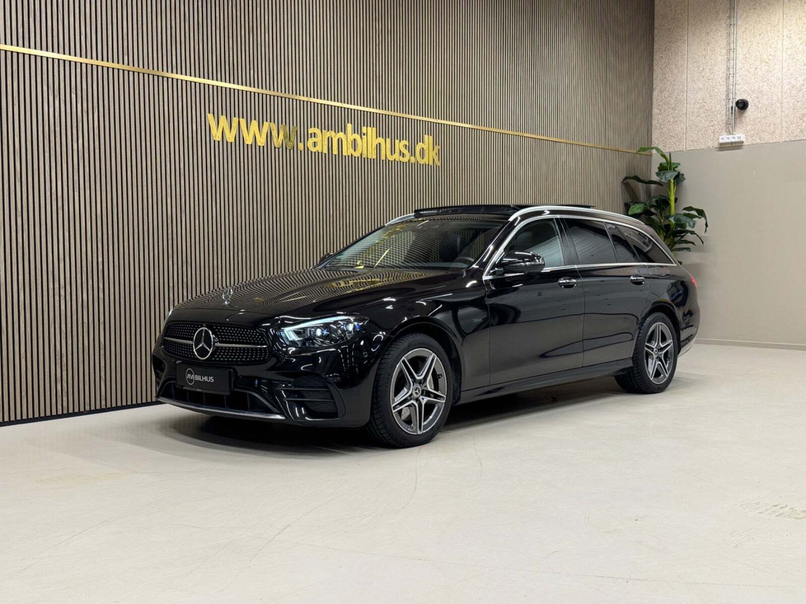 Mercedes E300 de 2,0 AMG Line stc. aut.