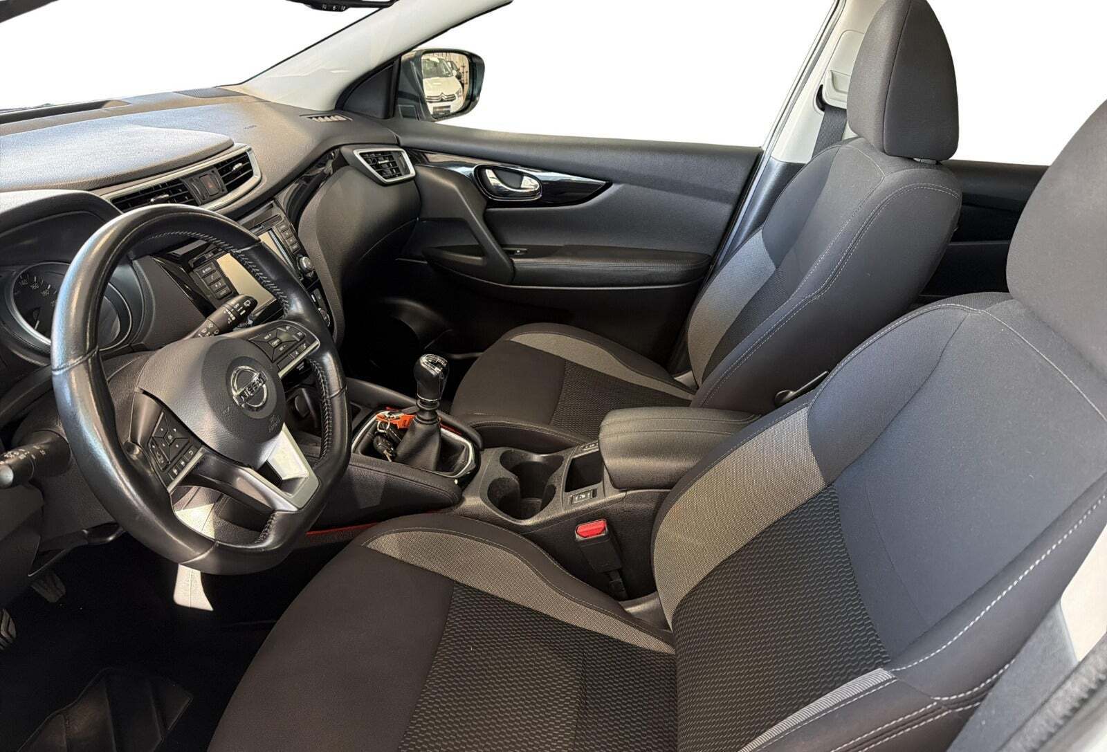 Hvid Nissan Qashqai fra 2019