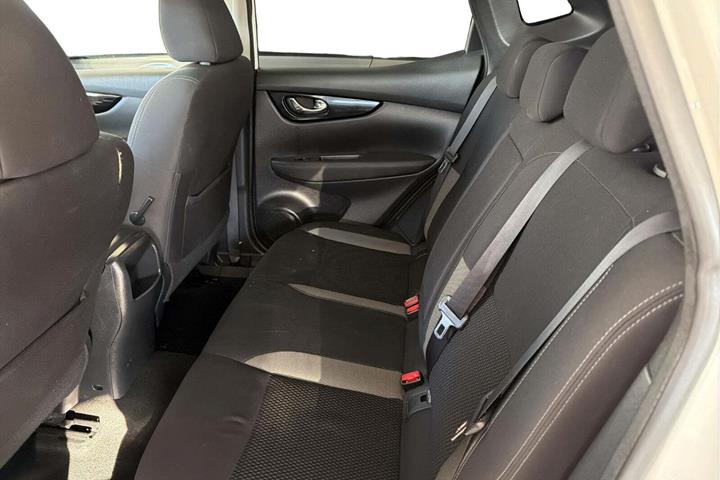 Hvid Nissan Qashqai fra 2019