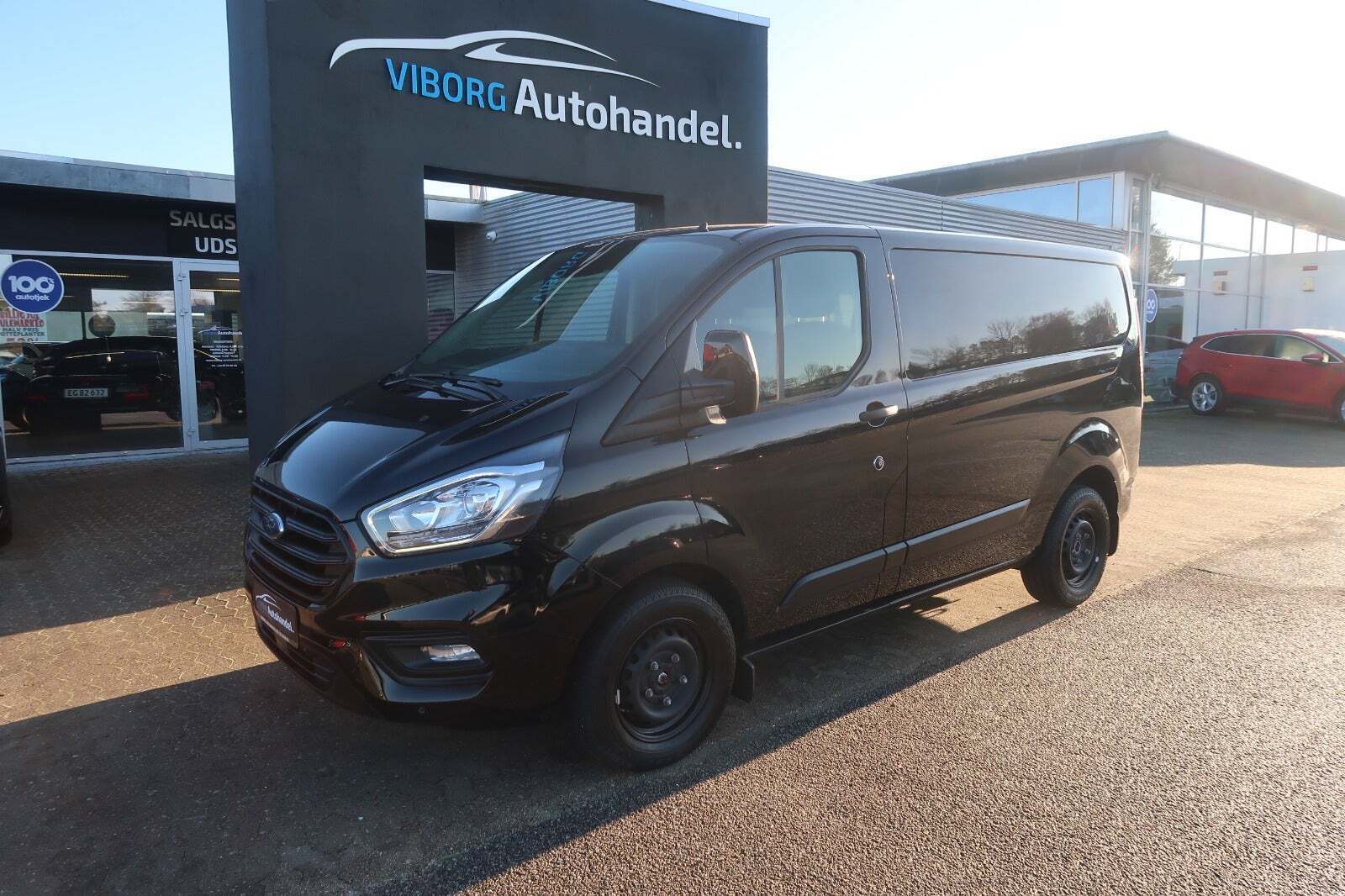 Sort Ford Transit Custom 280S fra 2018 set udefra