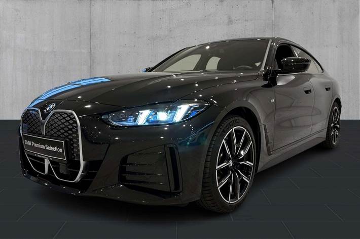 Sort BMW i4 fra 2025 set udefra