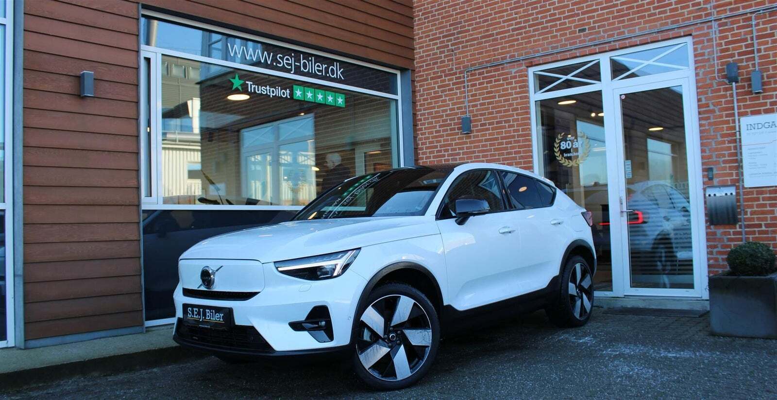 Hvid Volvo C40 fra 2024