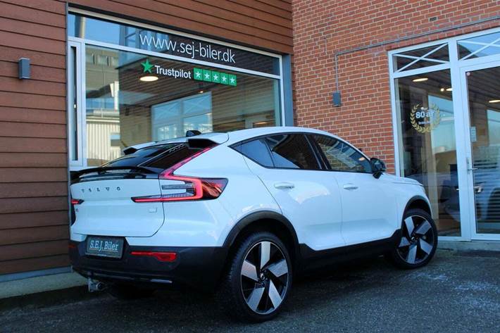 Hvid Volvo C40 fra 2024