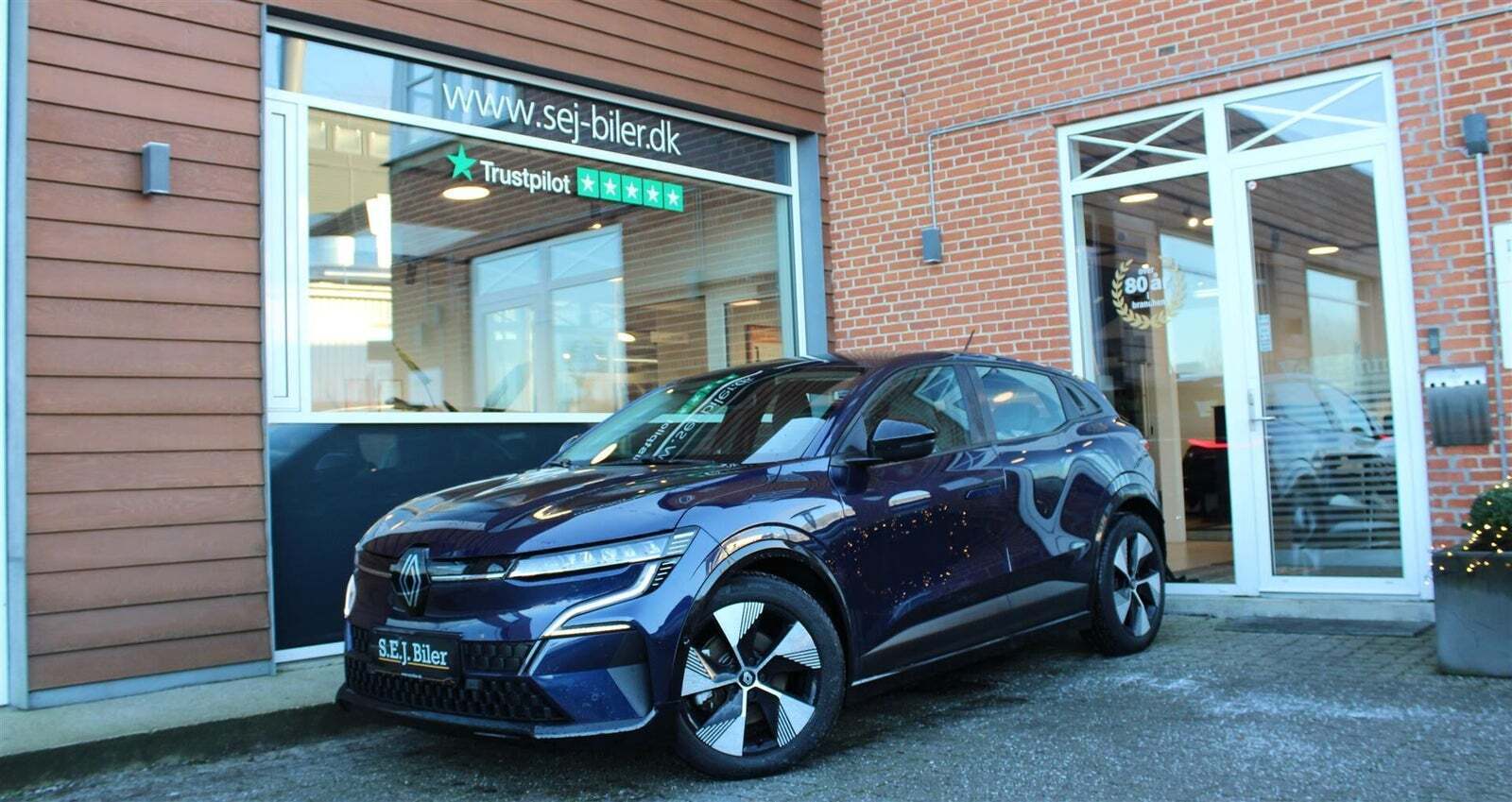 Blå Renault Megane E-Tech fra 2023