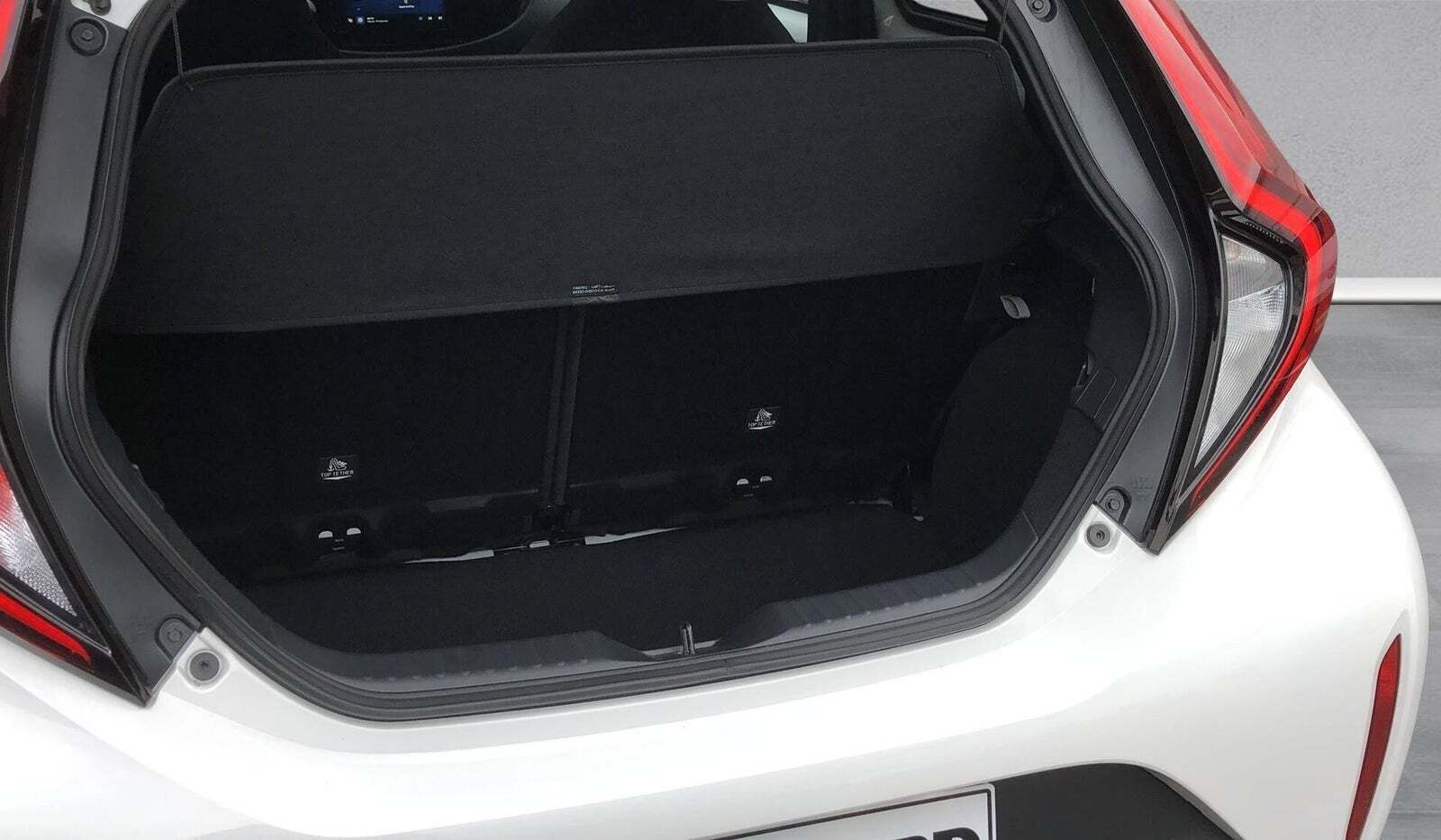 Hvid Toyota Aygo X fra 2024 set udefra