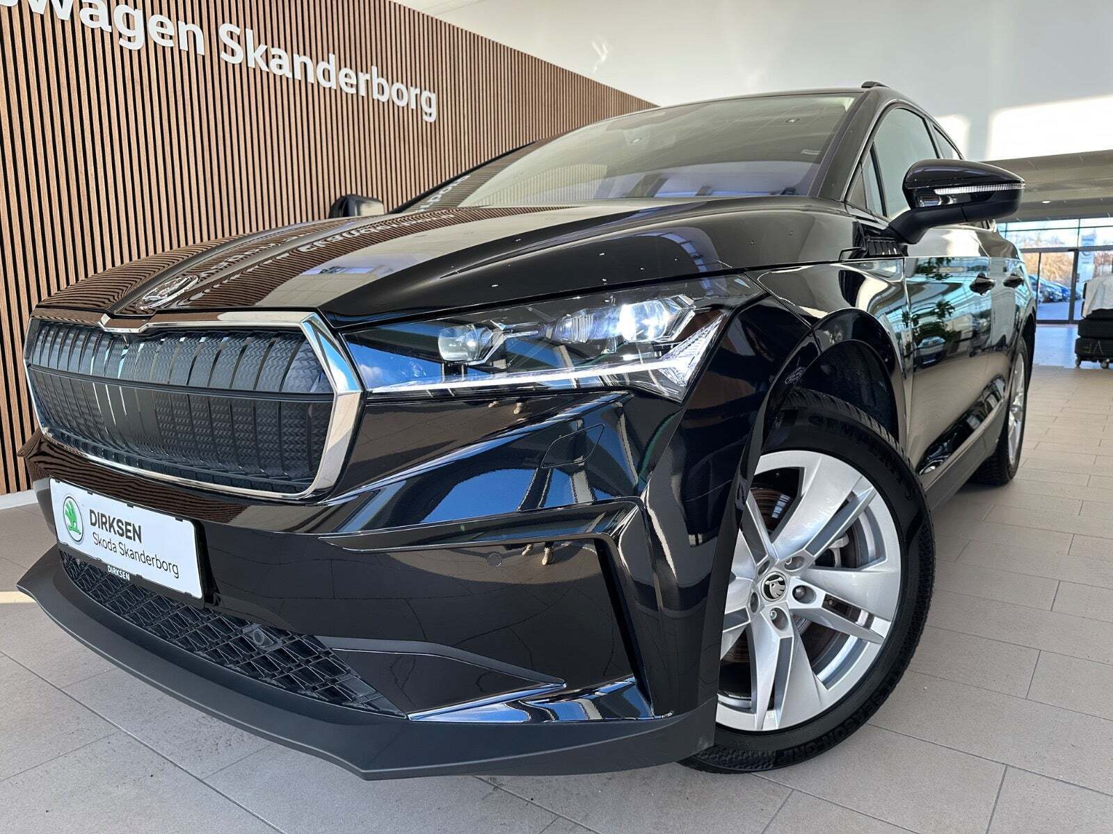 Sort Skoda Enyaq fra 2024