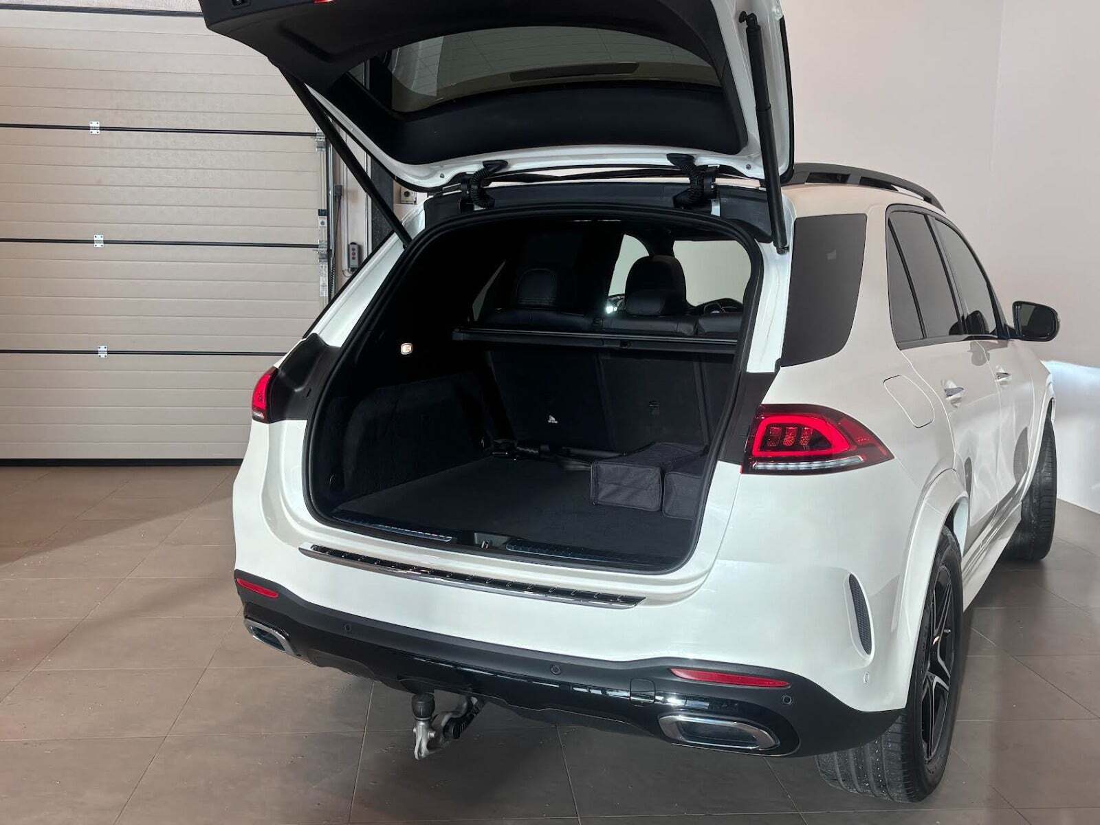 Hvid Mercedes GLE350 de fra 2022