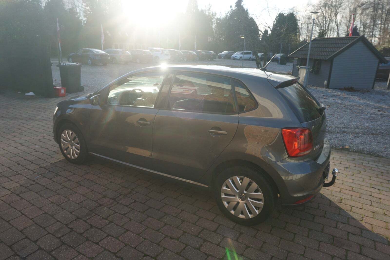 Grå VW Polo fra 2016