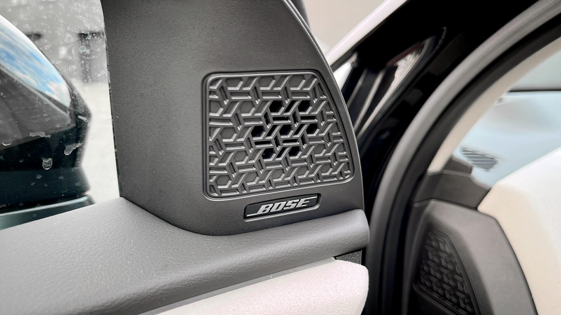 Sort Nissan Ariya fra 2025