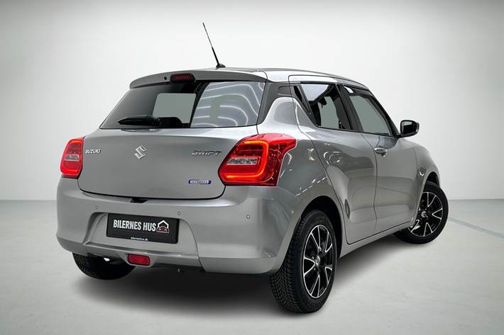 Grå Suzuki Swift fra 2023