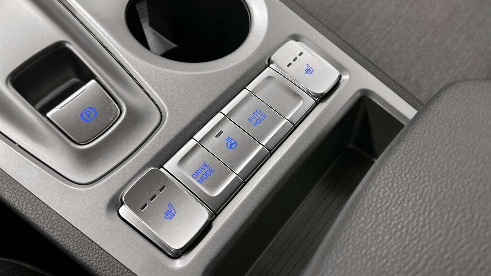 Blå Hyundai Kona fra 2022