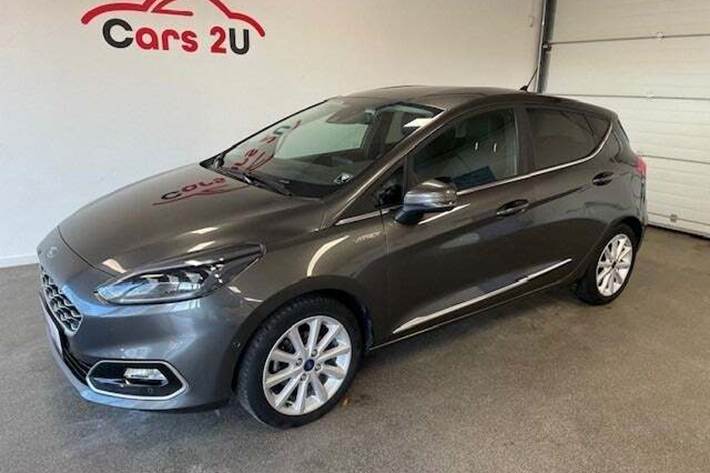 Grå Ford Fiesta fra 2021 set udefra