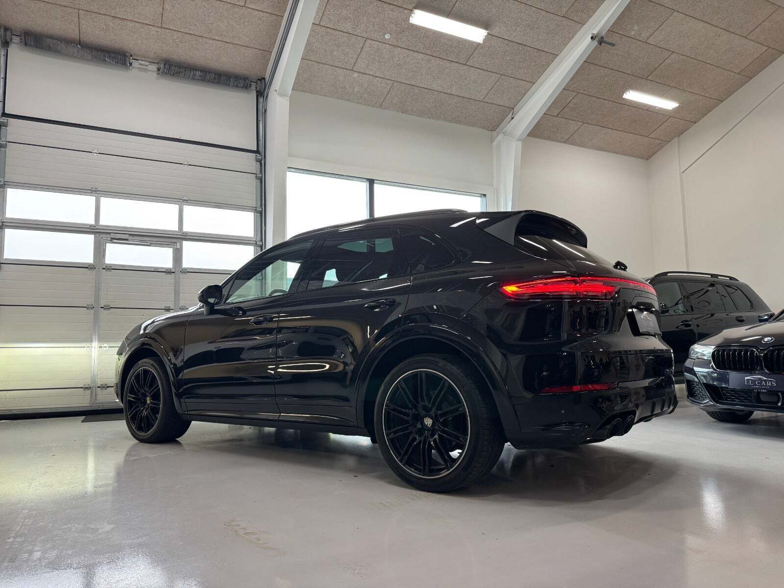 Grå Porsche Cayenne S fra 2019