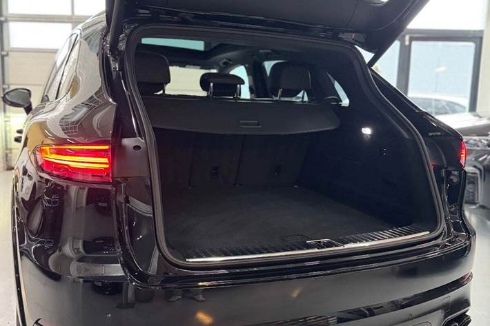 Grå Porsche Cayenne S fra 2019