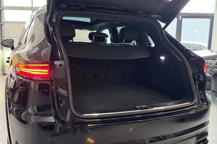 Grå Porsche Cayenne S fra 2019