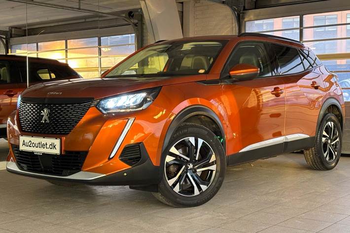 Bronze Peugeot 2008 fra 2020 set udefra