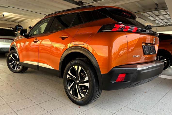 Bronze Peugeot 2008 fra 2020