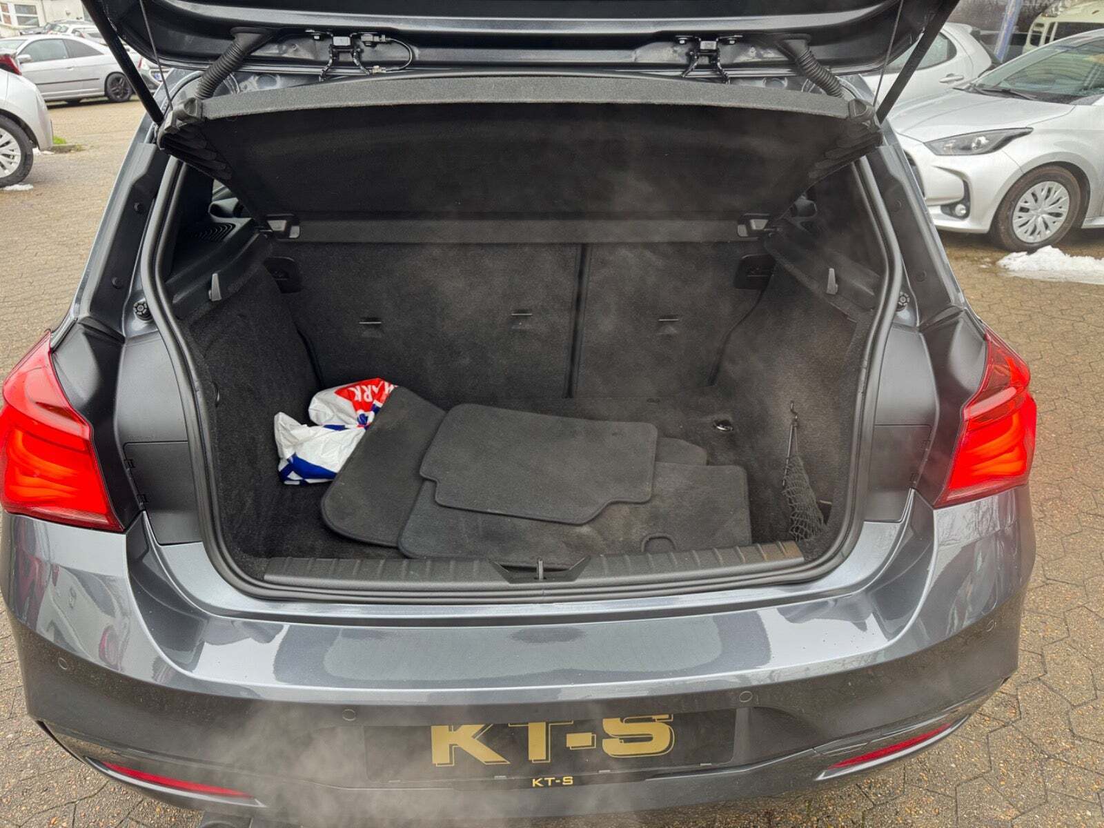 Sort BMW 120d fra 2016