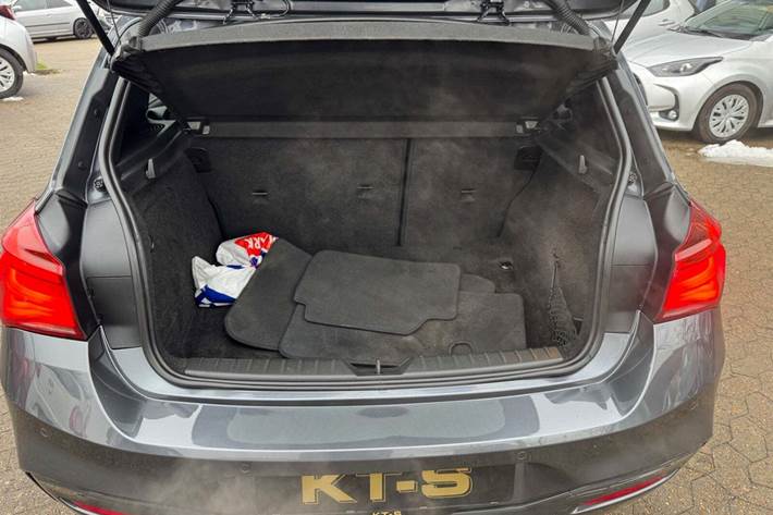 Sort BMW 120d fra 2016