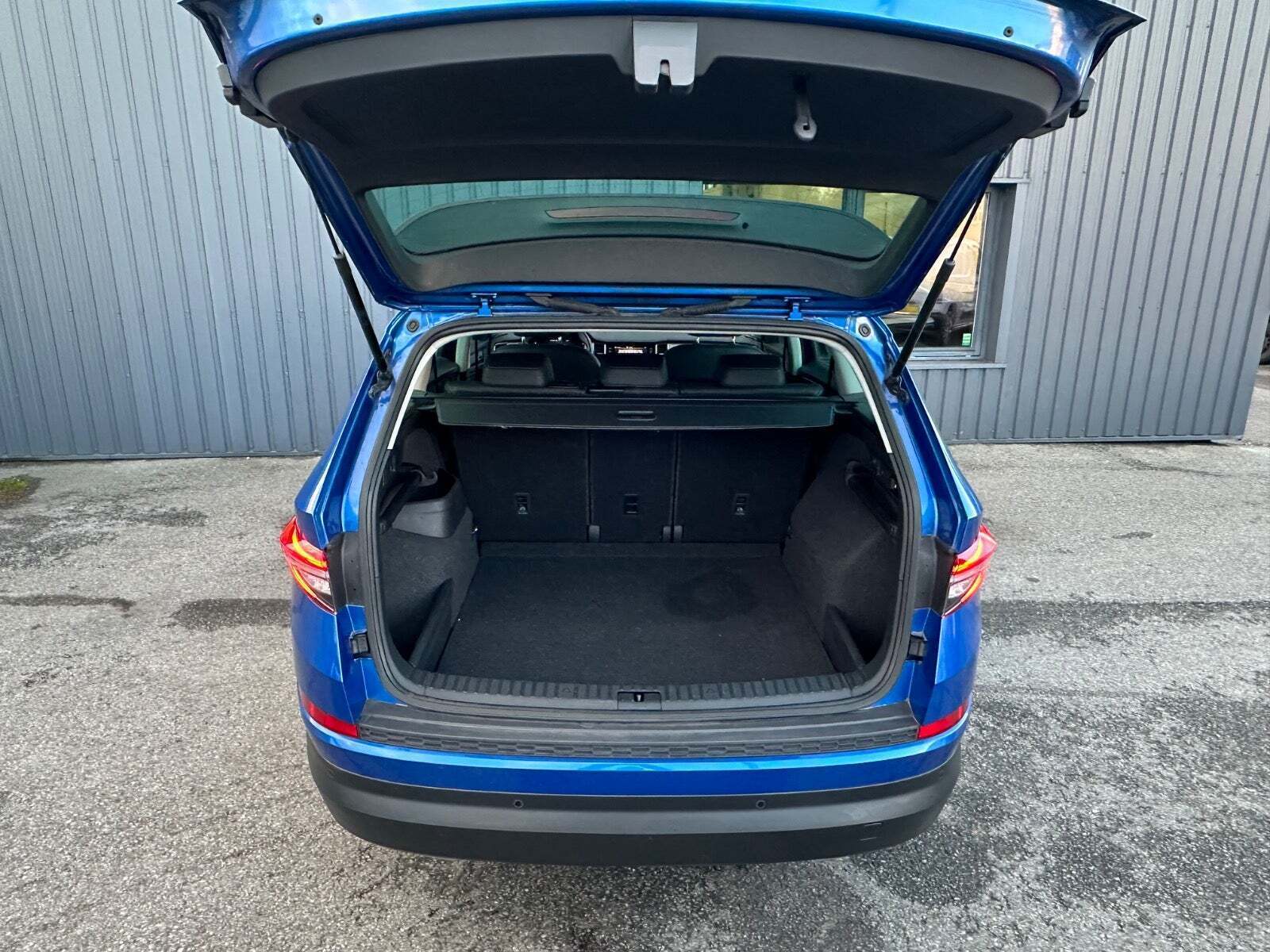 Blå Skoda Kodiaq fra 2023